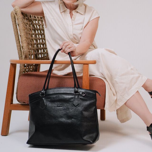 Bolsa de Couro para Notebook ROTINA - Preta