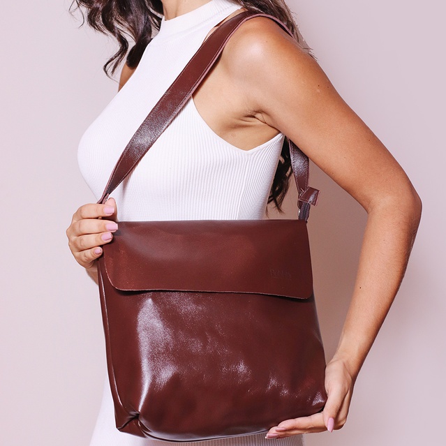 oxblood shoulder bolsa