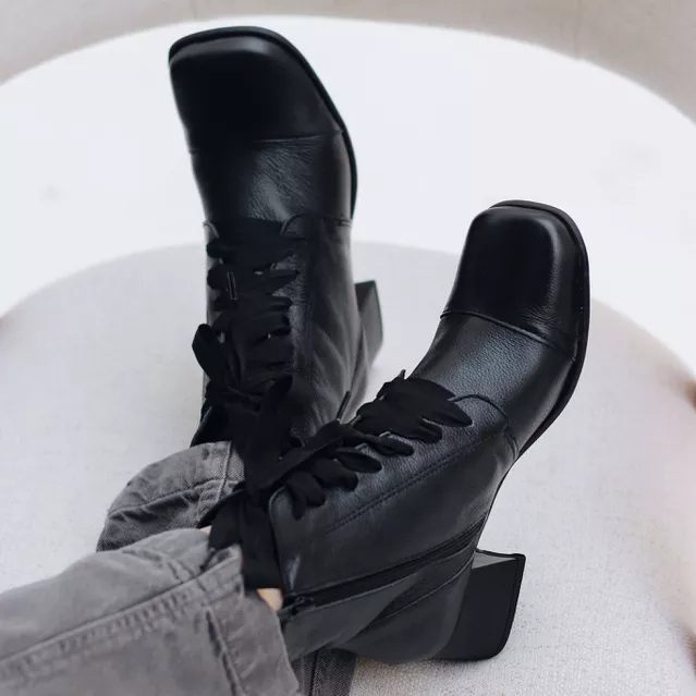 Bota Feminina Couro Bico Quadrado Preta - Miami - 383-04