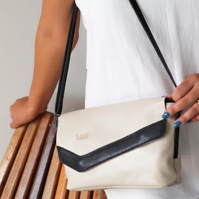 Bolsa de Couro - LUZ - Off White e Preto 