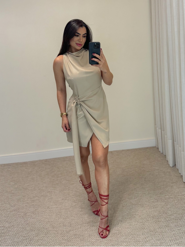 Vestido Gola Alta Nó Areia