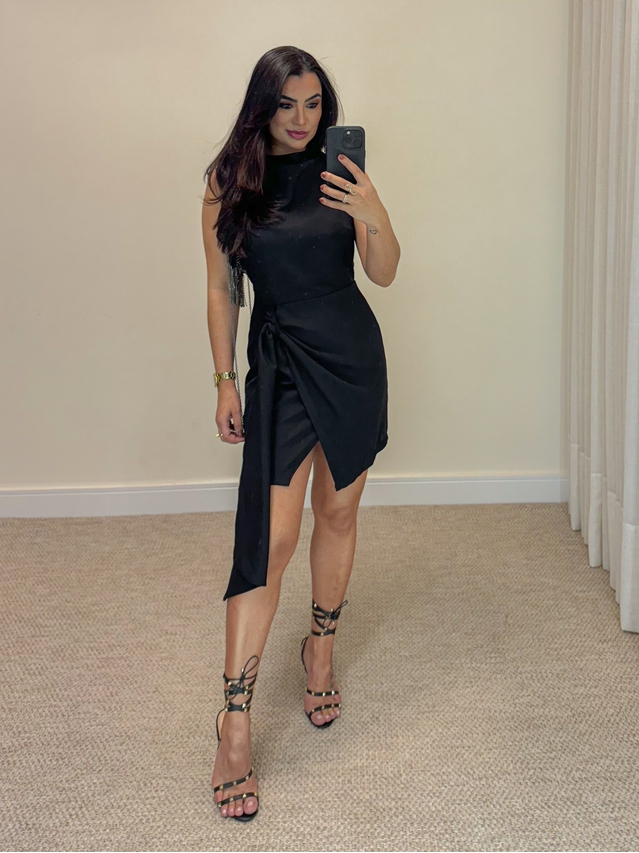 Vestido Gola Alta Nó Preto 