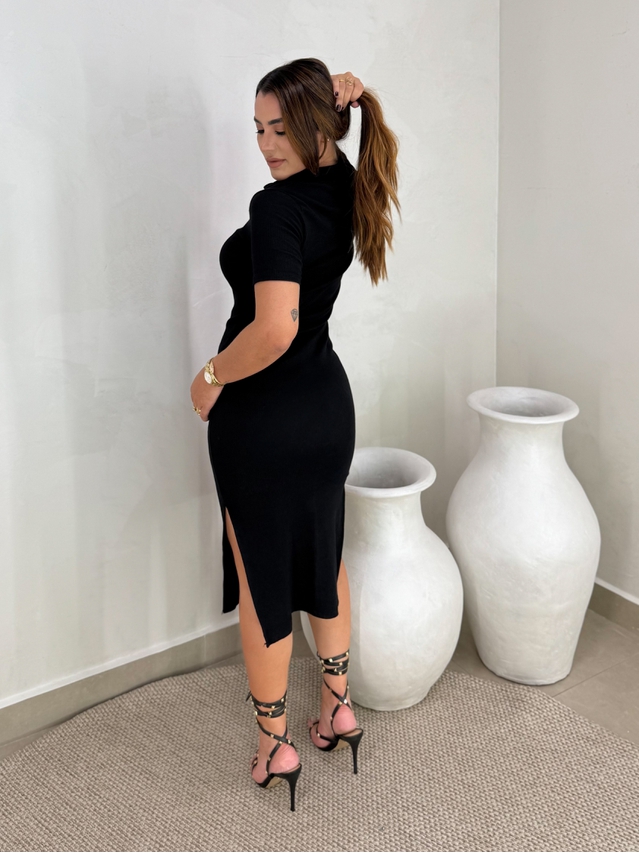 Vestido Canelado Gola Polo Preto