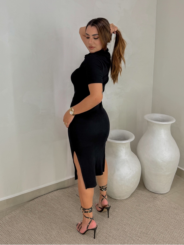 Vestido Canelado Gola Polo Preto