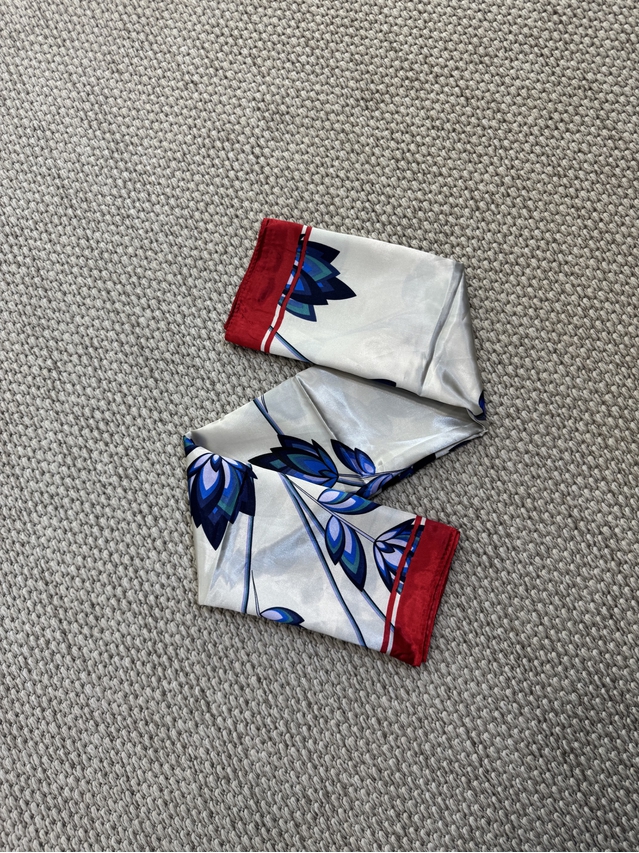 Lenço Cetim Marinho/Vermelho