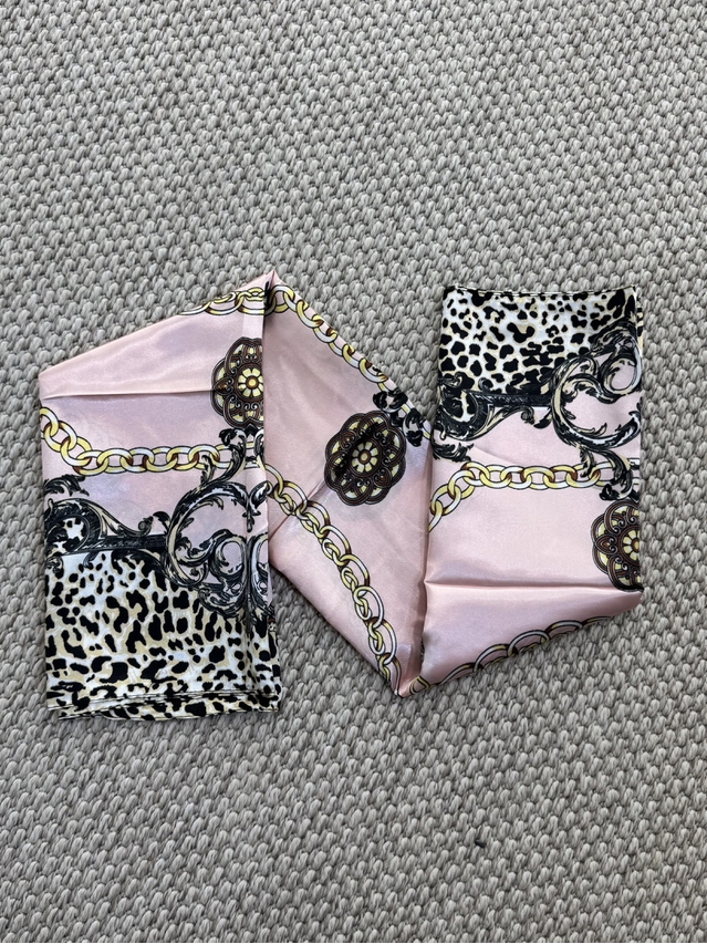 Lenço Cetim Corrente Rosa