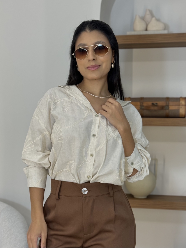 Camisa Viscolinho Bordada Areia