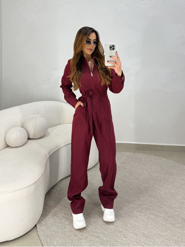 Macacão Manga Longa Aspen Cereja