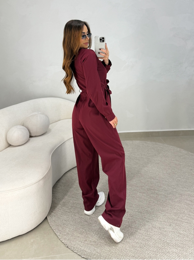 Macacão Manga Longa Aspen Cereja