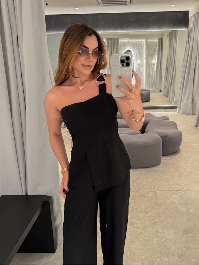 Macacão Fivela Cibele Preto