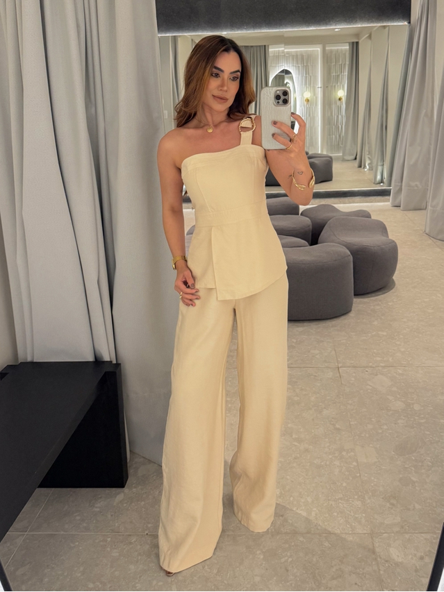 Macacão Fivela Cibele Areia