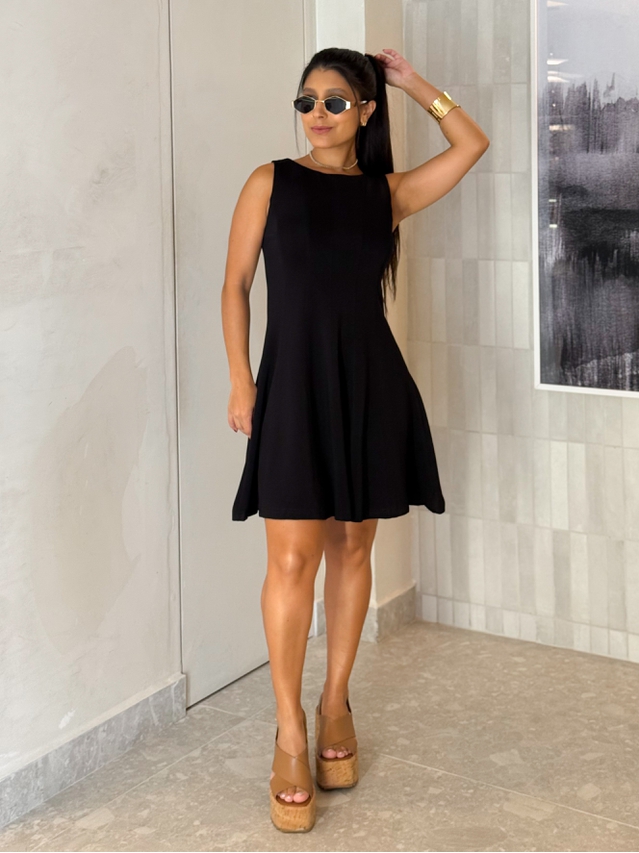 Vestido Regata Evasê Laila Preto