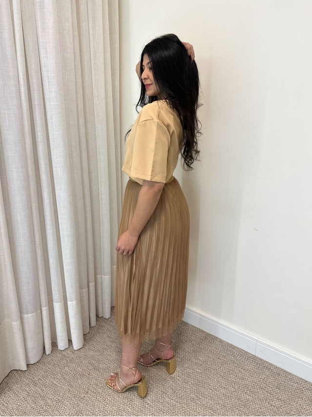 Saia Midi Tule Plissada Marrom