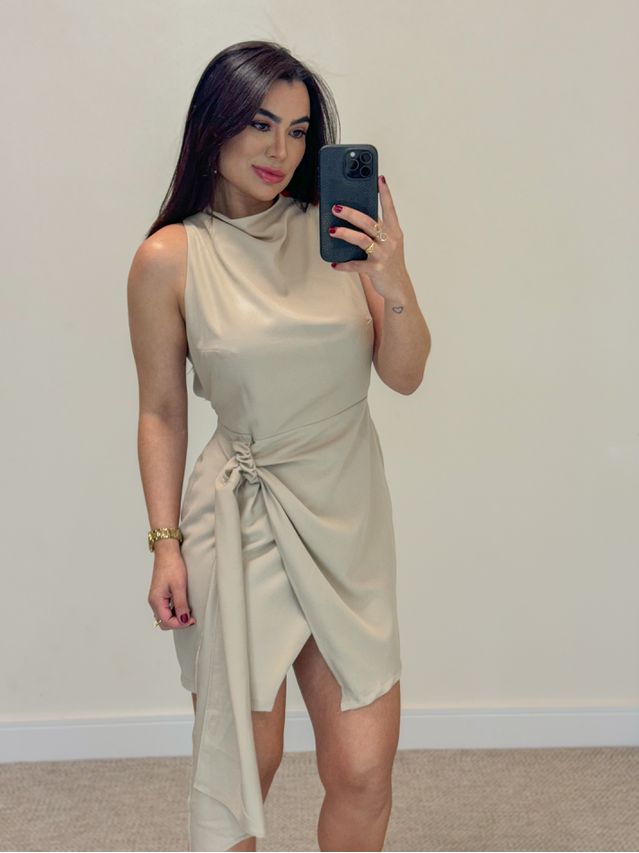 Vestido Gola Alta Nó Areia