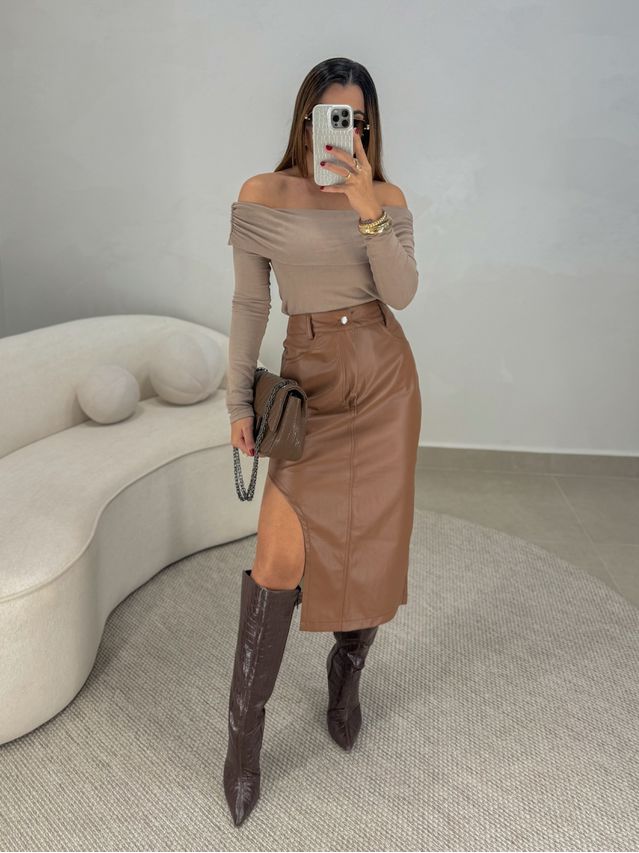 Saia Midi Fenda Couro Fake Café 