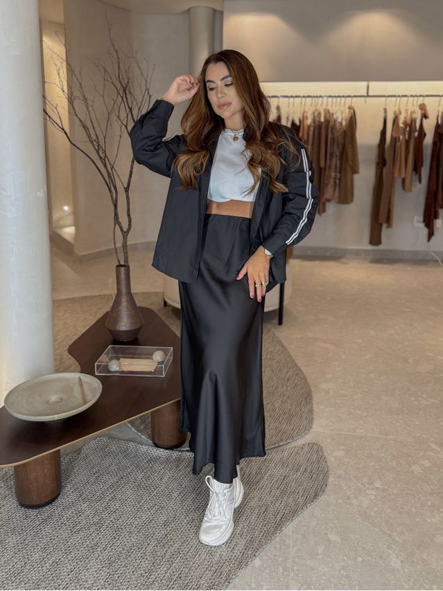 Saia Midi Cetim Lauane Preto