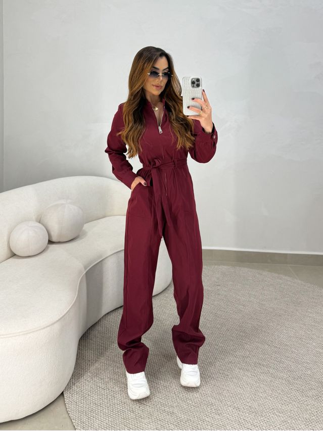 Macacão Manga Longa Aspen Cereja