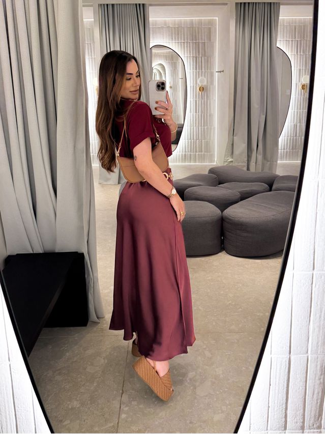 Saia Midi Cetim Lauane Cereja