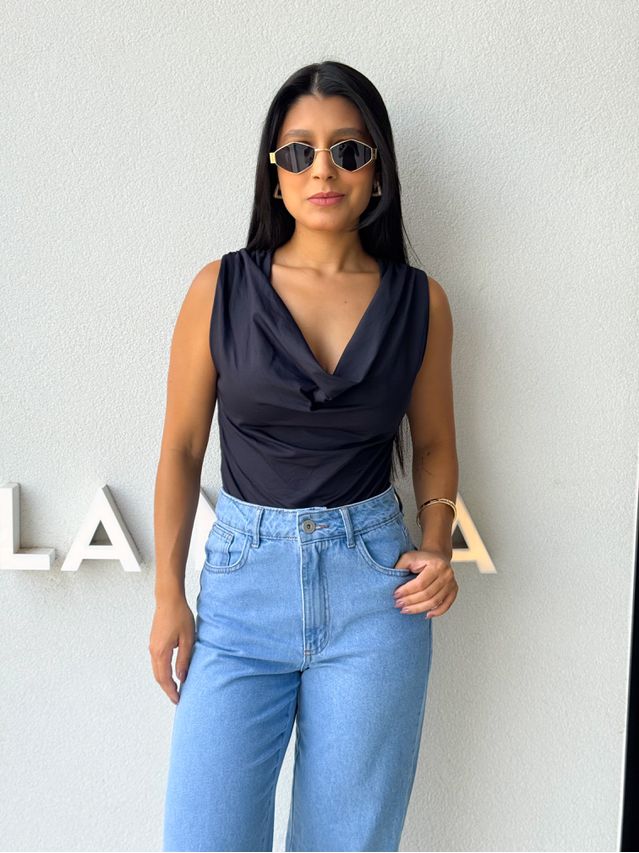 Body Decote Gaia Preto