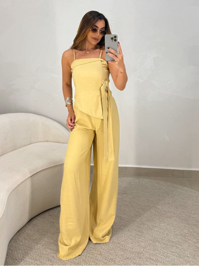 Macacão Fivela Monique Amarelo 