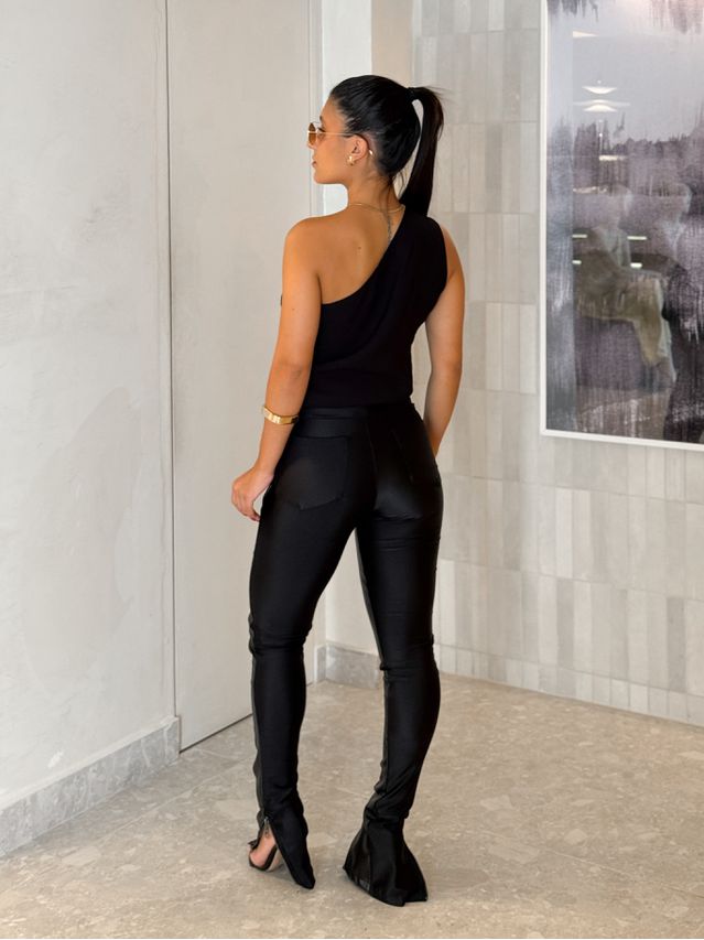 Calça Couro Fake Chay Preta