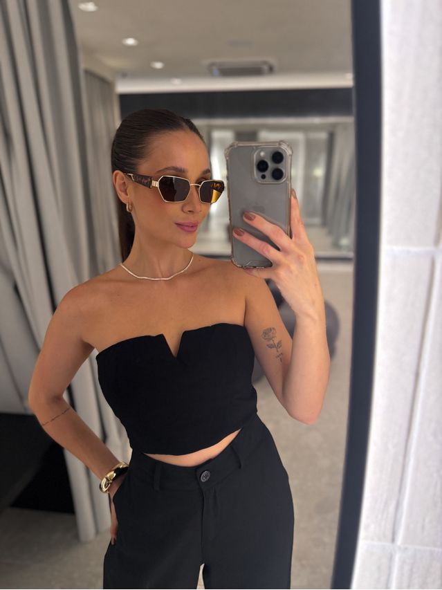 Blusa Decote Barbara Preta