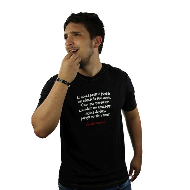 Camiseta Paulo Freire Preta