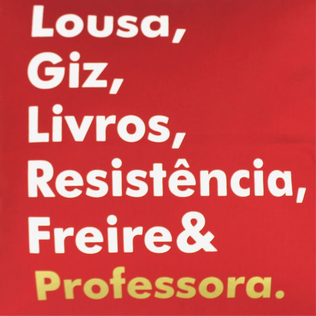 CAPA DE ALMOFADA FREIRE PROFESSORA - Vermelha