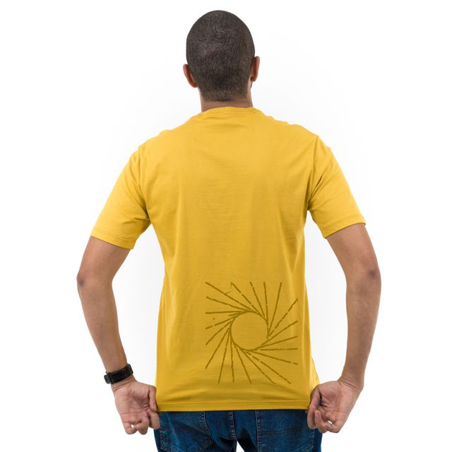 Camiseta Graciliano Ramos Baleia - Mostarda