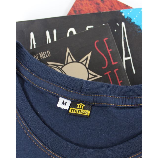 Camiseta Eu Acredito em Livros - Marinho 