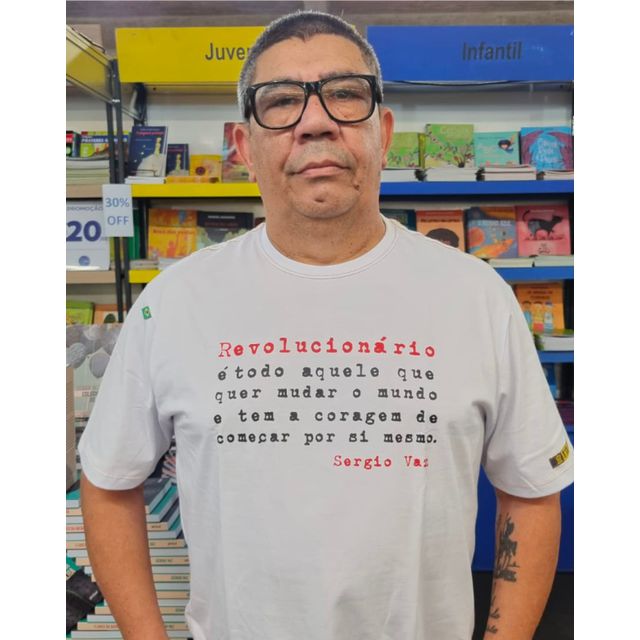Camiseta Sergio Vaz - Revolucionário Branca