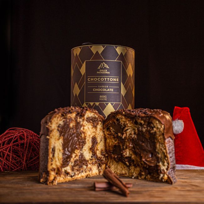 Panetone de Chocolate Recheado com Dulce de Leche e Chocolate 800g