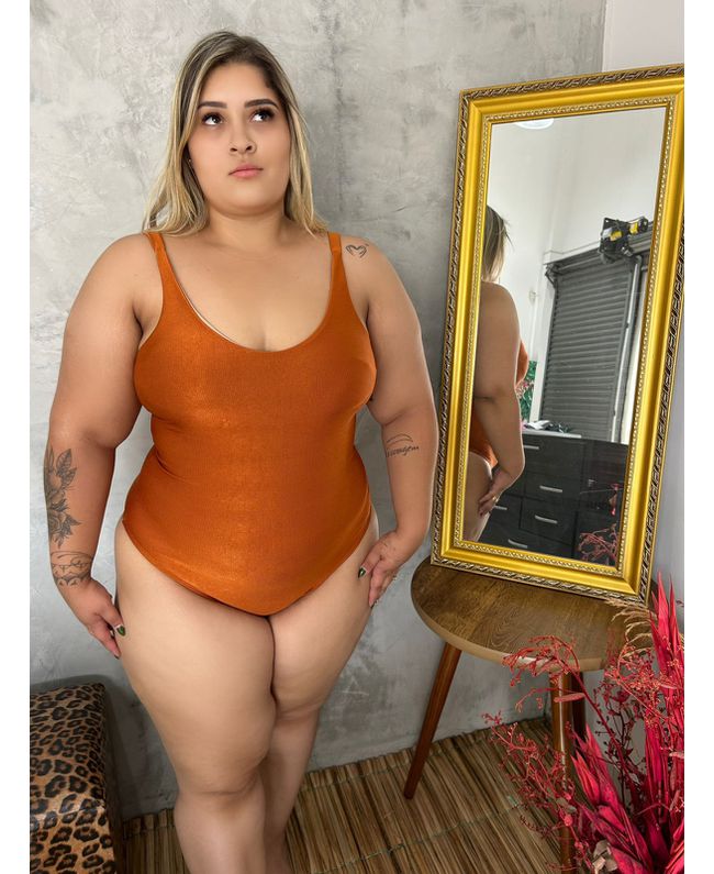 Maiô Plus Size Sereia Terracota com regulagem nas alças e bojo removível