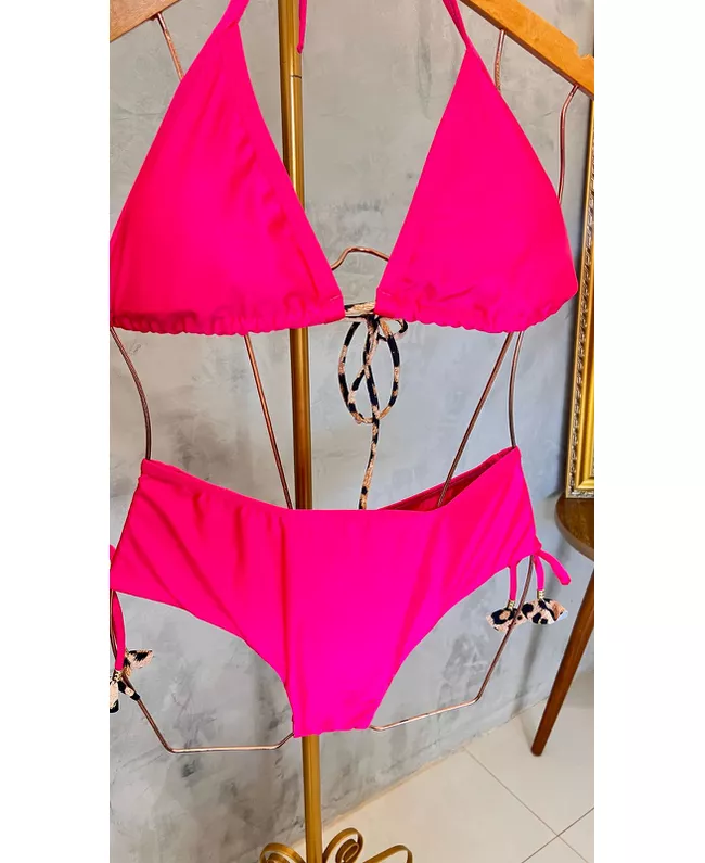 Biquíni Plus Size Cortininha Rosa Neon com onça