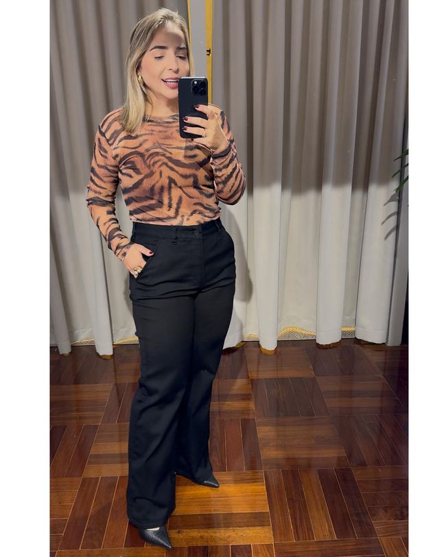 Calça Feminina Preta Wideleg Loopper 