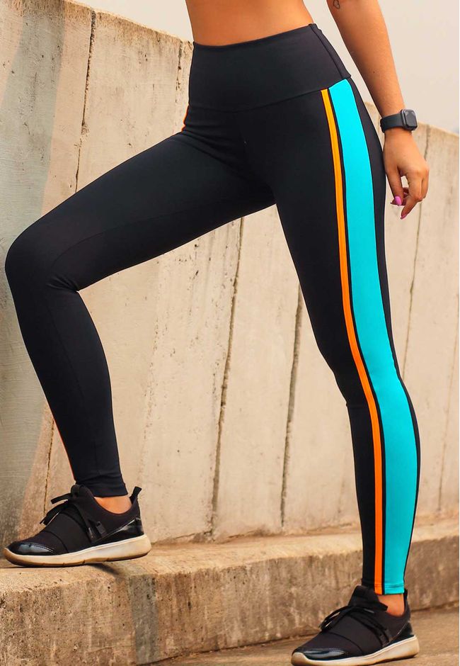 Calça Fit Frelith Preta Com Faixa Lateral Verde Ág... - FRELITH