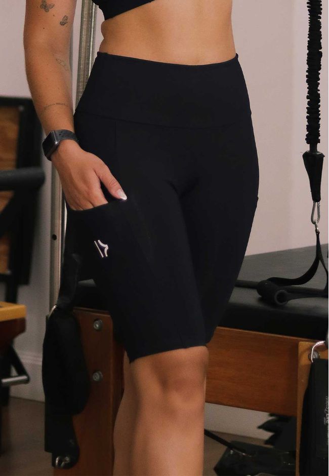 Bermuda Fitness Frelith Recorte com Bolso em Micro... - FRELITH