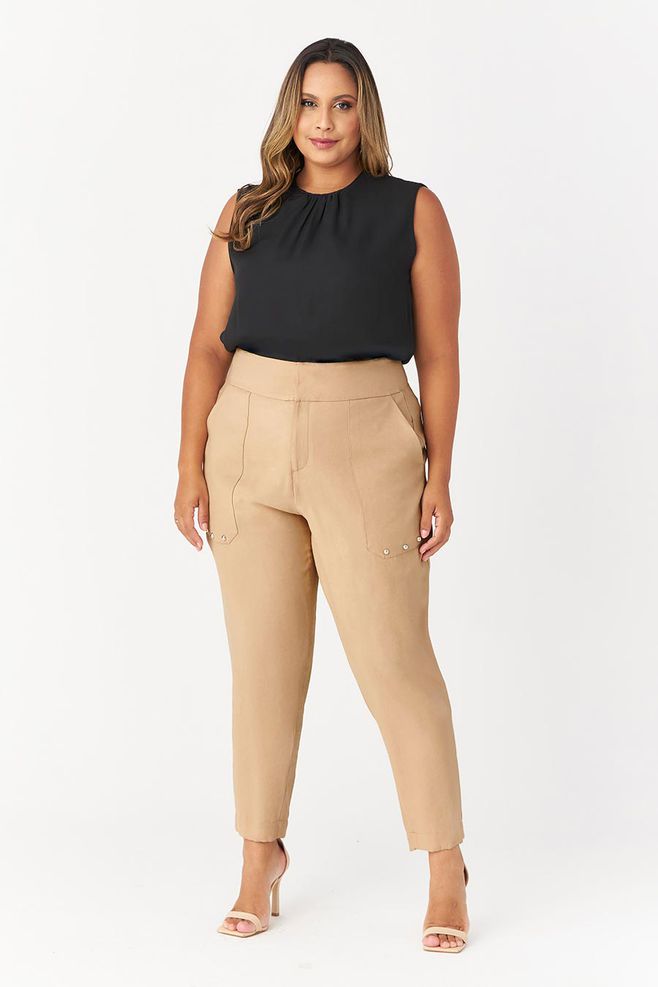 Calça MySize Alfaiataria com Rebite Bolsos Feminino - Flash