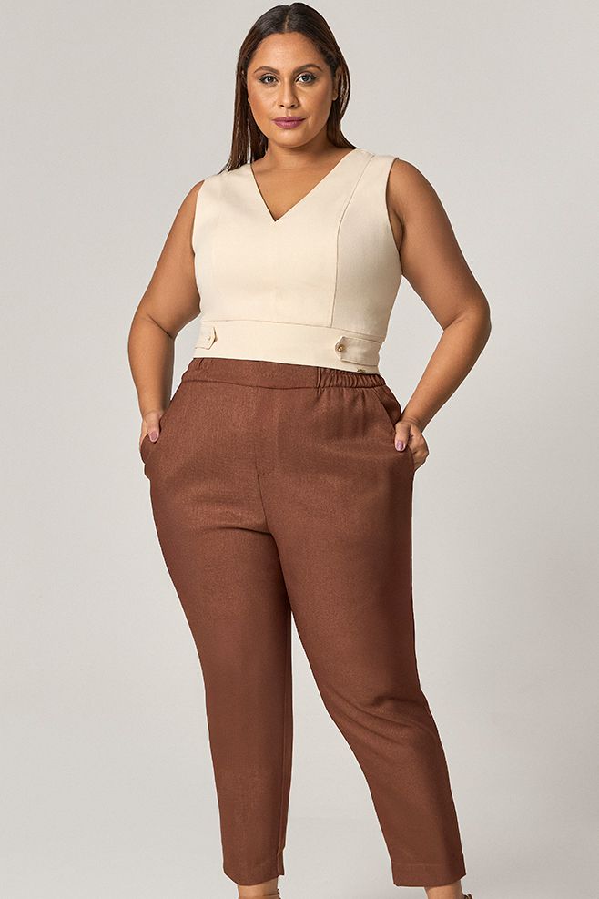 Calça Alfaiataria com Detalhe Botão Pino - MySize Mirror 