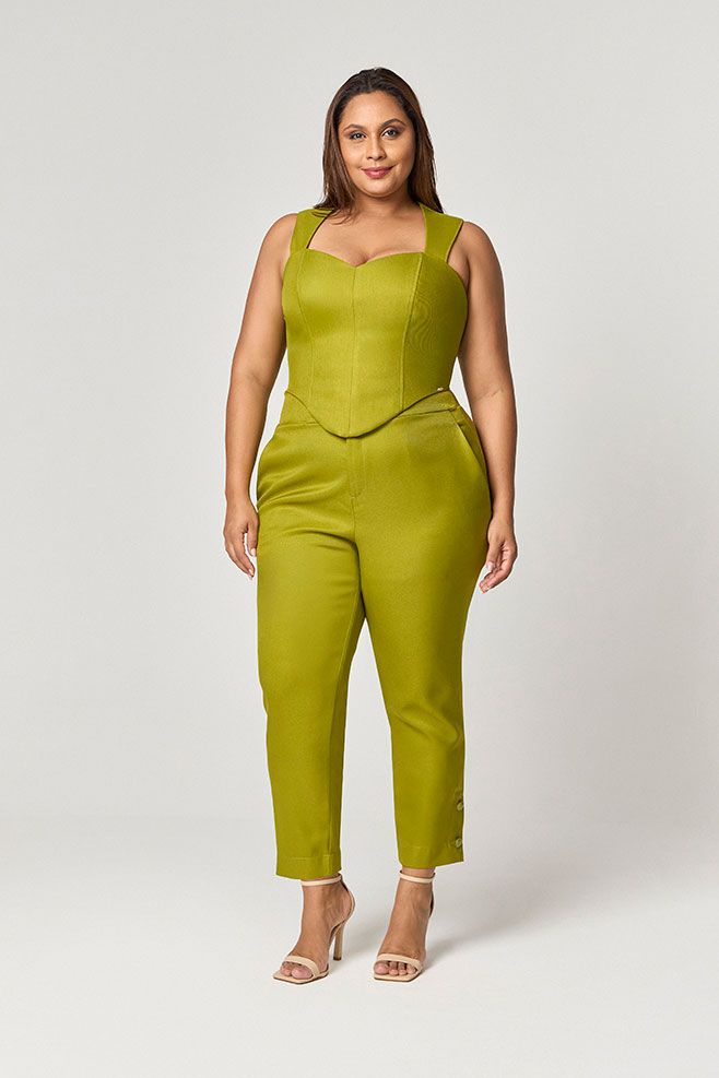 Calça Alfaiataria Botões Fenda Carrot MySize - Reflect Inverno 25