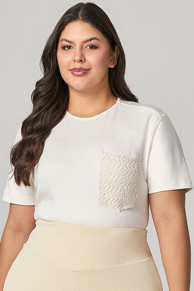T-Shirt Malha com Detalhe Bolso MySize - Verano