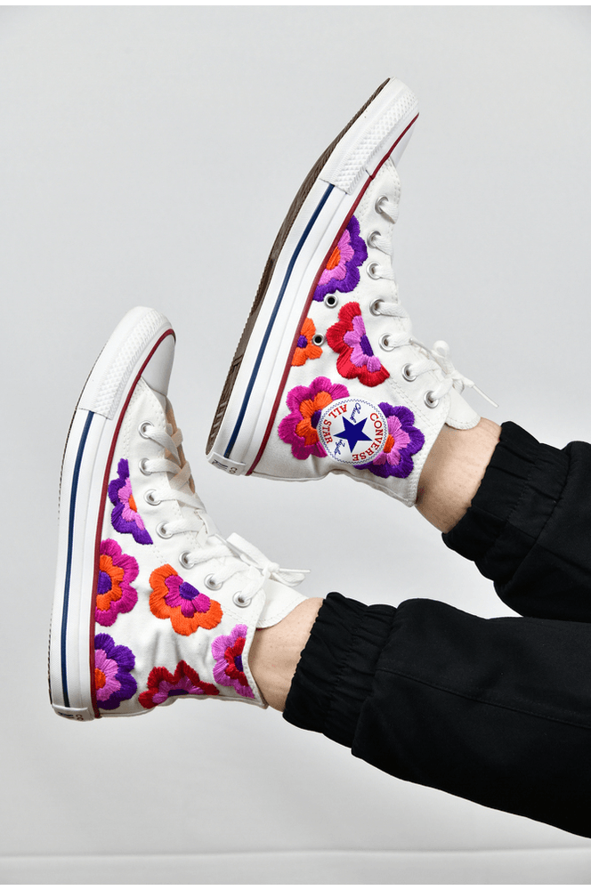 All Star Branco Cano Alto Flores De Meio Rosa e Ro... - BIAAGUILA