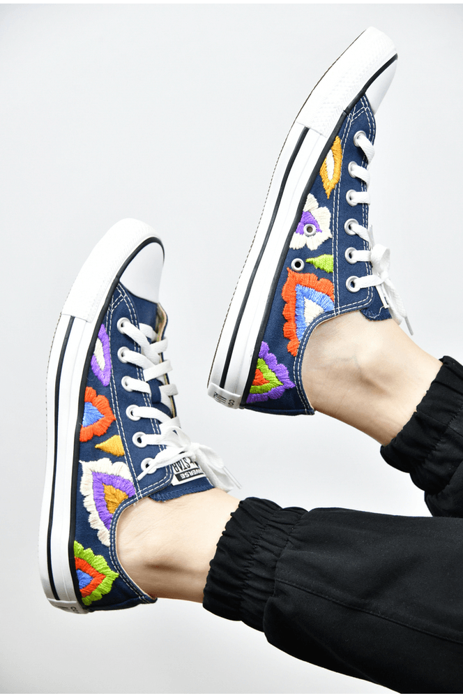ALL STAR AZUL CANO BAIXO BORDADO EM LINHA ÉTNICO -... - BIAAGUILA