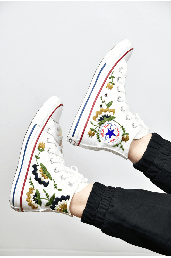 ALL STAR CANO ALTO BRANCO FLORES CHARLOTTE BEGE - BIAAGUILA