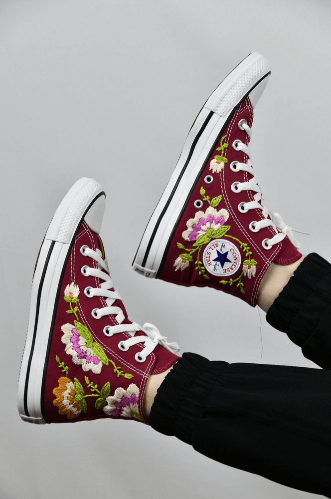 ALL STAR VINHO BORDADO EM LINHA BORDADO À MÃO - BIAAGUILA