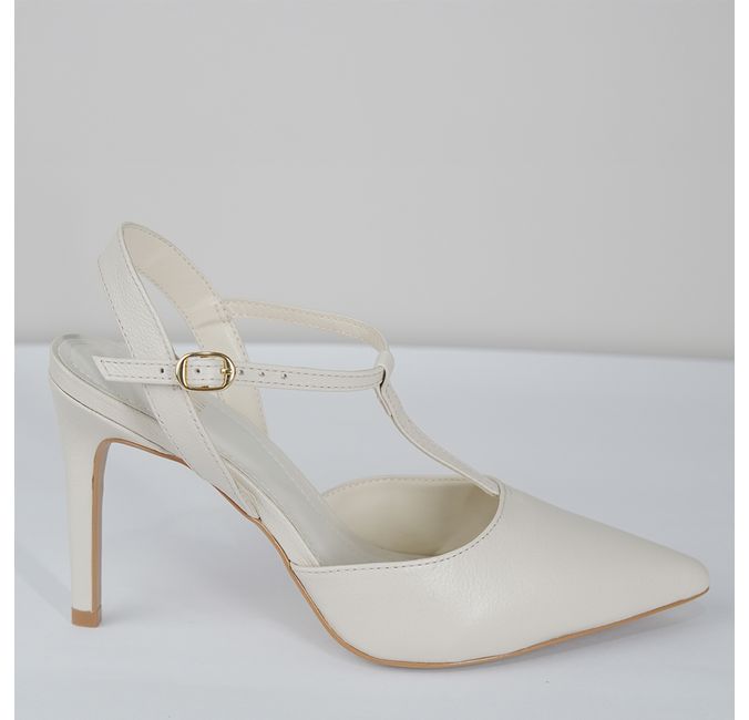 Scarpin Off White Salto Fino em Couro Fivela Ajustável