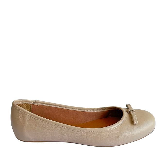 Sapatilha Confort Bege em Couro Bico Redondo