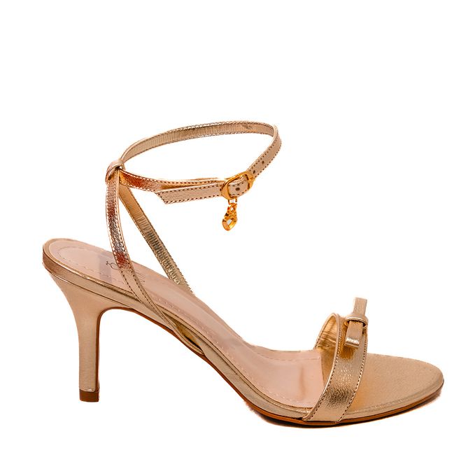 Sandália Dourada Salto Fino Bia Couro