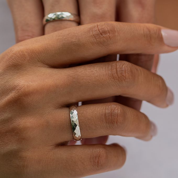 Aliança de Namoro em Prata Esterlina 925 Prisma 4mm - Par