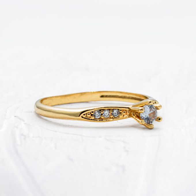 Anel Solitário Banhado a Ouro Deluxe